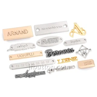 Fatnaður Metal Tags